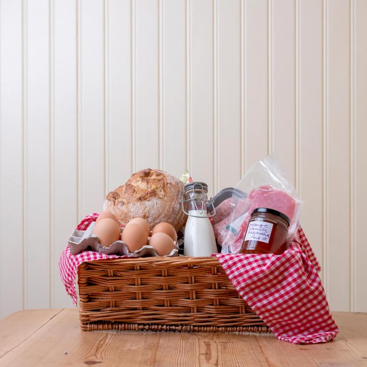 Breakfast hamper Knapp House Lodges in Devon