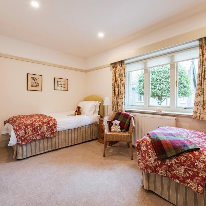 Twin bedroom